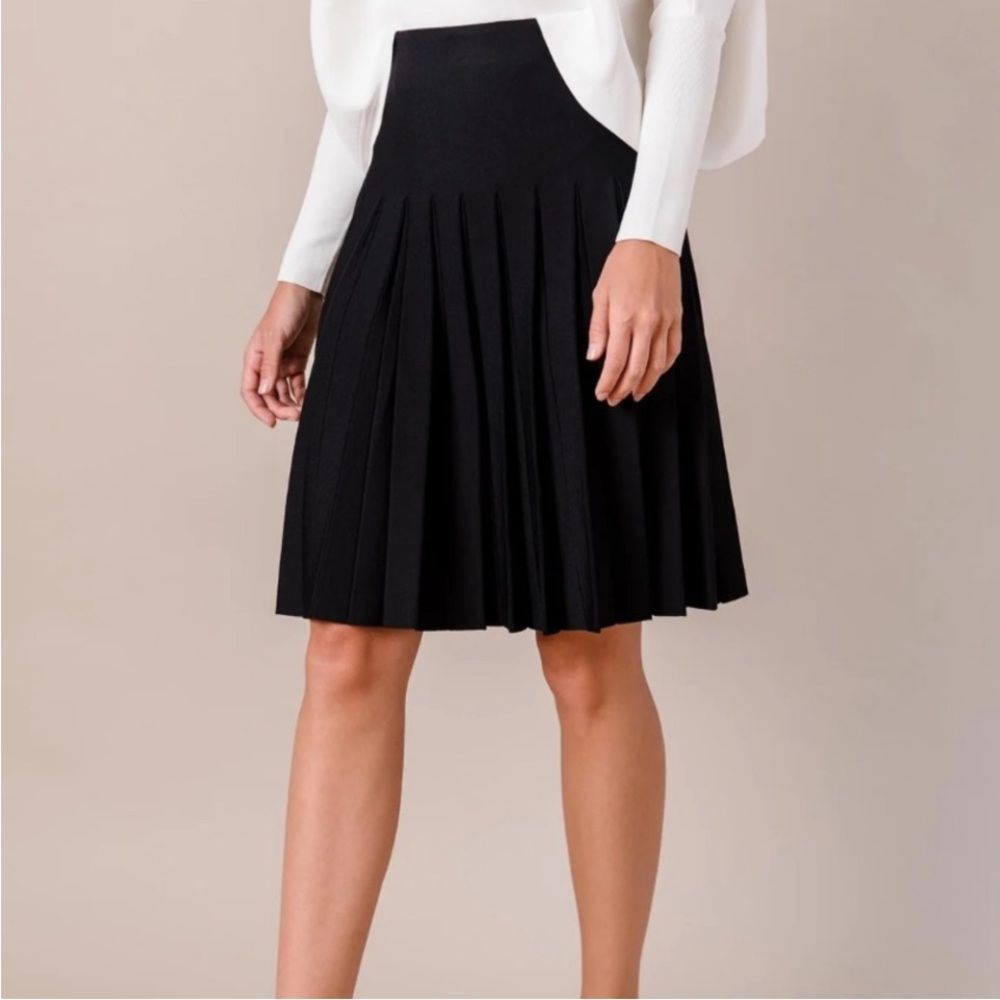 Apparalel Infinity Skirt Black Short length Size L NWT